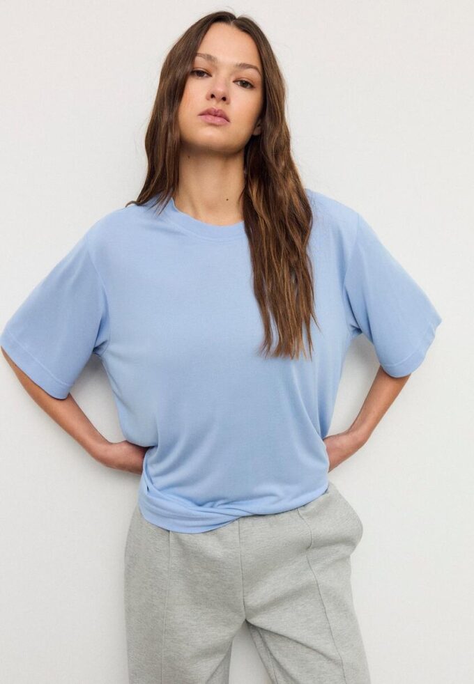 Maglione a collo alto Oversize Soft Touch morbido al tatto Maglione a collo alto Oversize Soft Touch morbido al tatto
