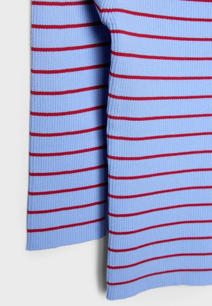 Maglione aderente a righe in maglia Maglione aderente a righe in maglia