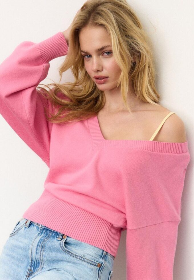 Maglione con scollo a V e maniche a pipistrello Maglione con scollo a V e maniche a pipistrello