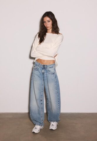 Maglione corto con scollo a barchetta