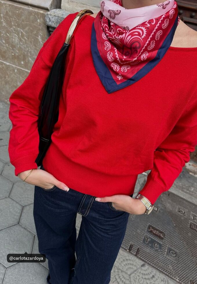 Maglione in maglia asimmetrico Maglione in maglia asimmetrico