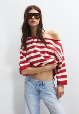 Maglione in maglia con scollo a barchetta