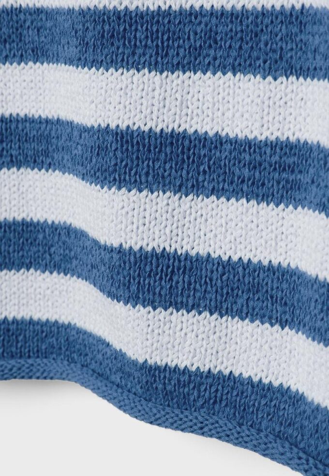 Maglione in maglia con scollo a barchetta