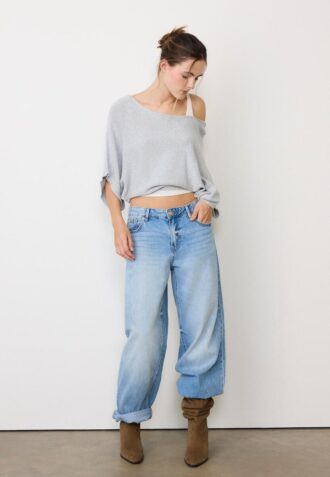 Maglione in maglia con scollo a barchetta e sovrapposizione