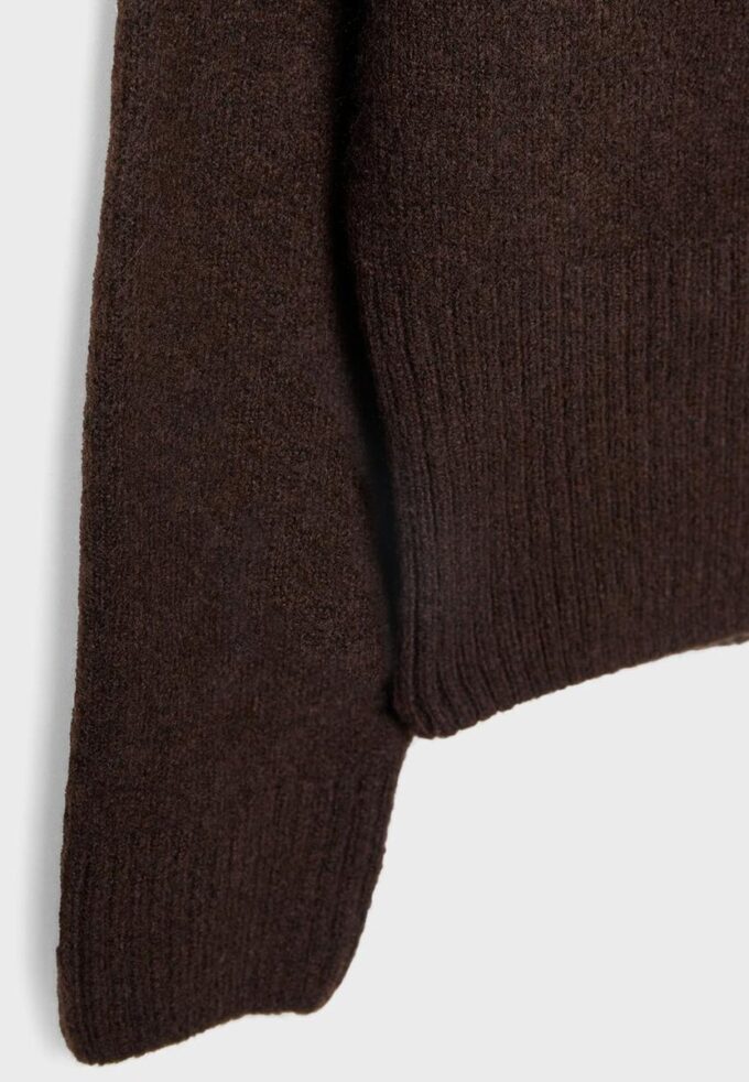 Maglione in maglia Soft Touch con scollo a barchetta Maglione in maglia Soft Touch con scollo a barchetta