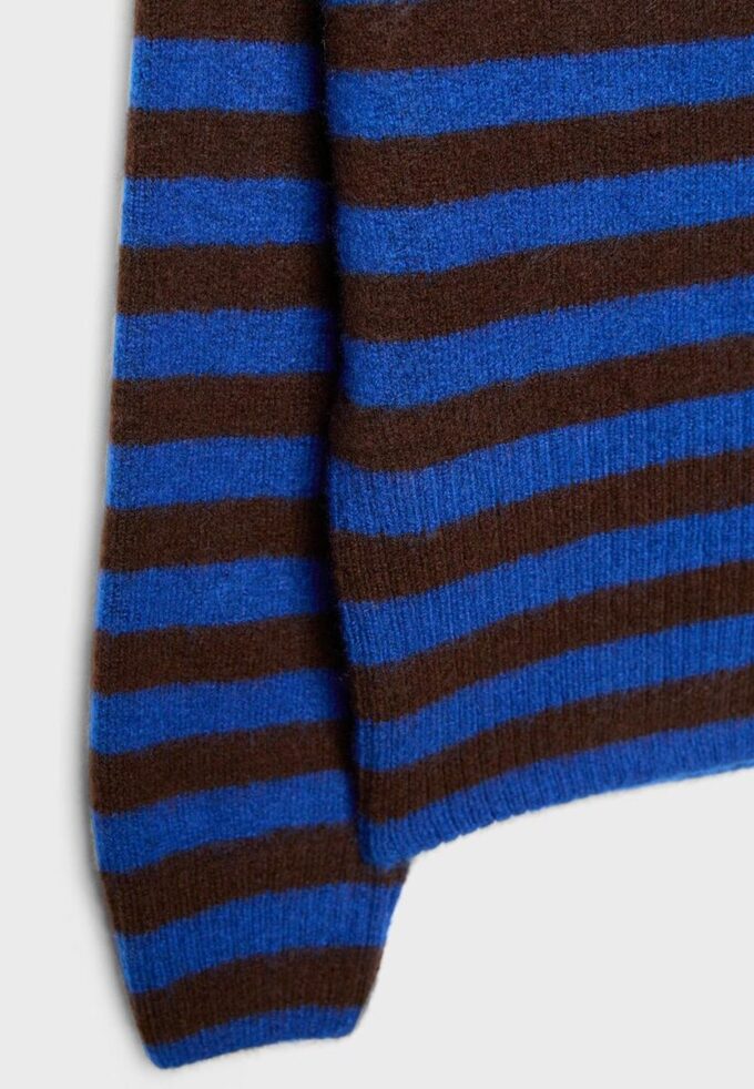 Maglione in maglia Soft Touch con scollo a barchetta Maglione in maglia Soft Touch con scollo a barchetta