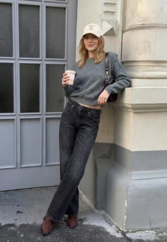 Maglione lavorato a maglia con spalle imbottite