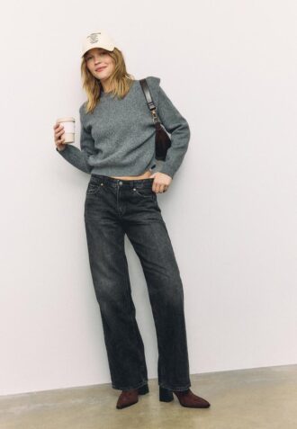 Maglione lavorato a maglia con spalle imbottite