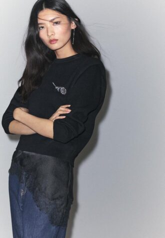 Maglione lavorato a maglia con spalle imbottite