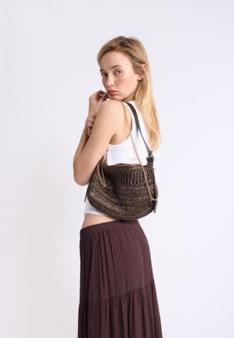 Mini borsa a tracolla all’uncinetto