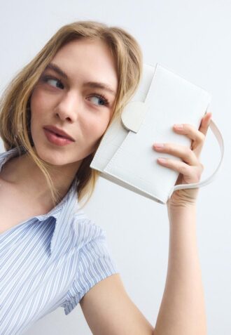 Mini borsa a tracolla rigida con effetto cocco