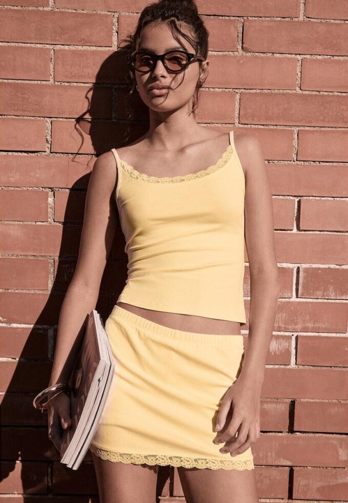 Mini Skort con bordi in pizzo Mini Skort con bordi in pizzo