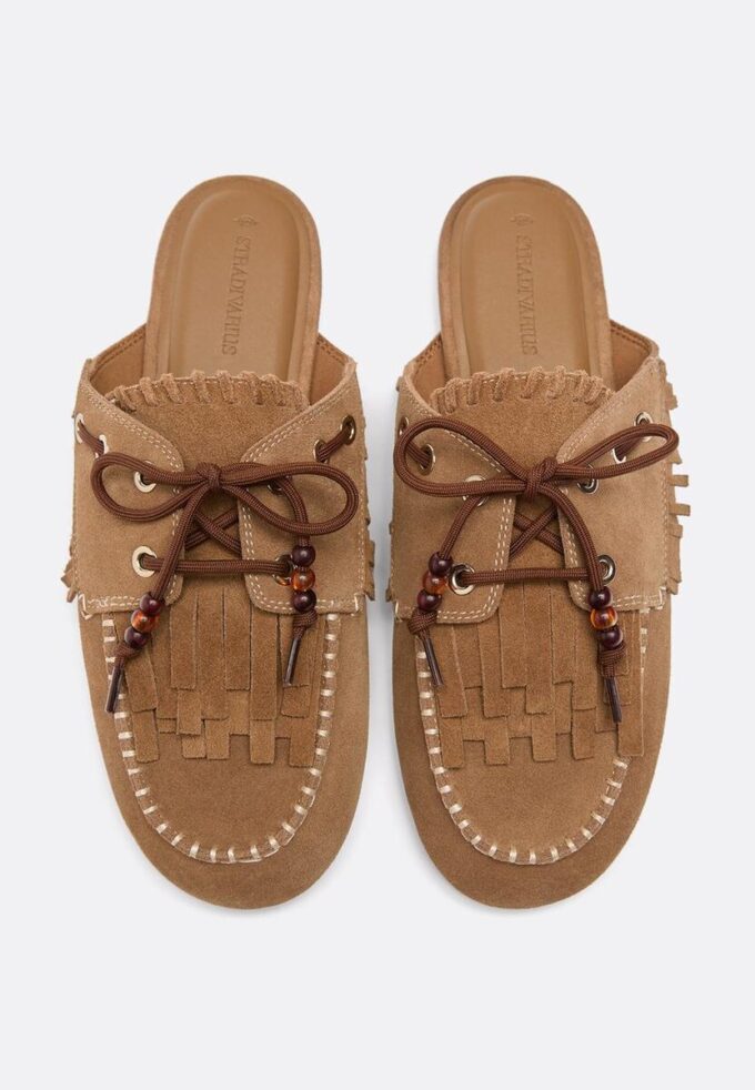 Mocassini in pelle senza tallone con ciondoli