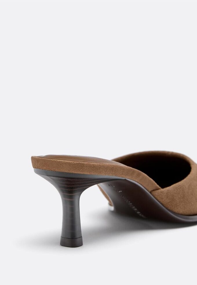 Mules in pelle con tacco basso