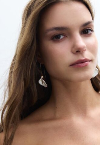 Orecchini con fiore di giglio di Cala