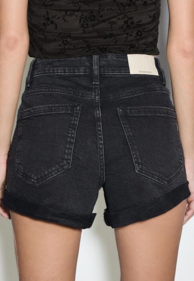 Pantaloncini D85 Slim Mom Fit Pantaloncini D85 Slim Mom Fit