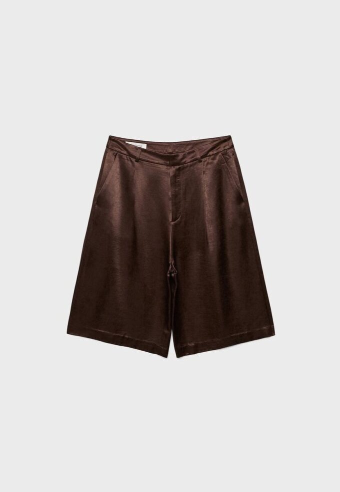 Pantaloncini in raso con pinces Pantaloncini in raso con pinces