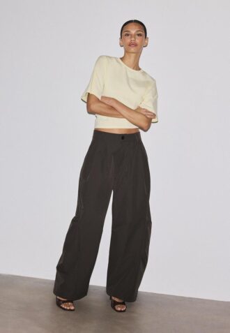 Pantaloni eleganti a zampa