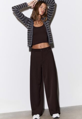 Pantaloni eleganti a zampa con pinces