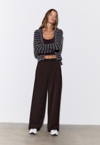 Pantaloni eleganti a zampa con pinces