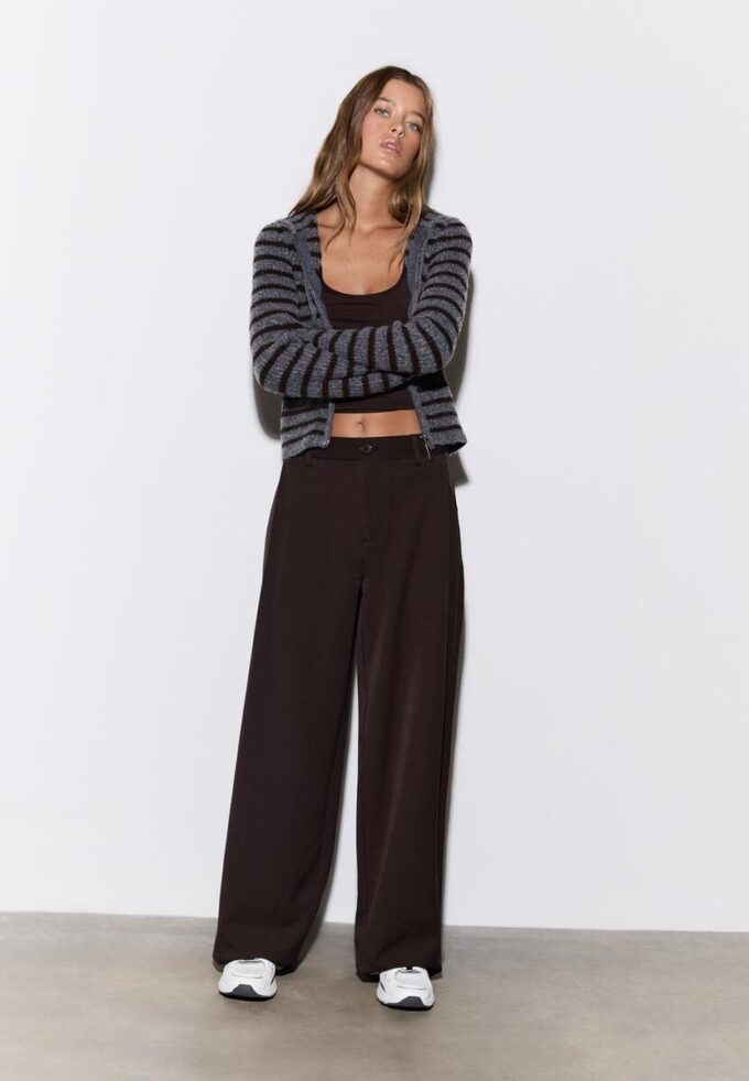 Pantaloni eleganti a zampa con pinces