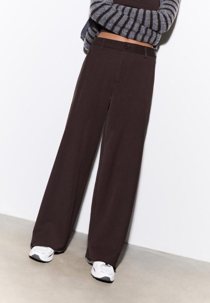 Pantaloni eleganti a zampa con pinces