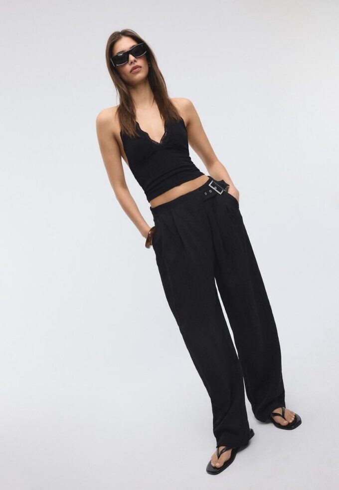 Pantaloni fluidi con fibbia