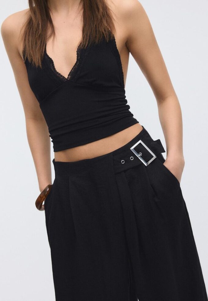 Pantaloni fluidi con fibbia