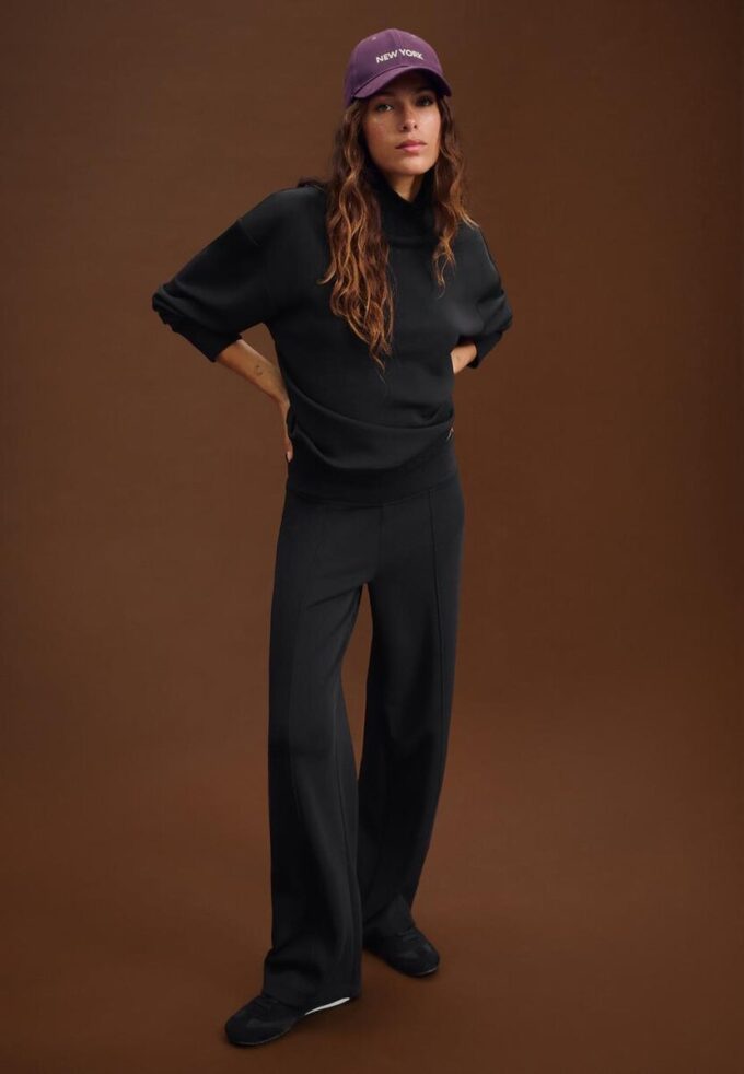 Pantaloni jogger a gamba dritta Soft Touch con dettagli a pieghe