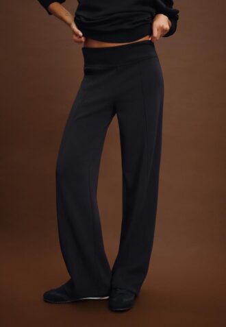 Pantaloni jogger a gamba dritta Soft Touch con dettagli a pieghe