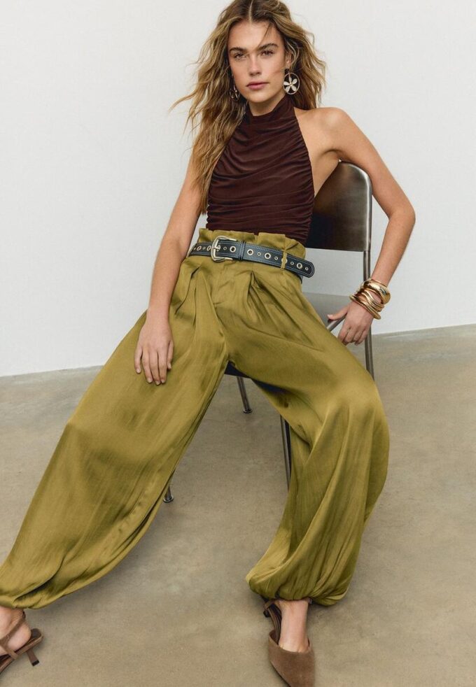 Pantaloni sarouel in raso con cintura