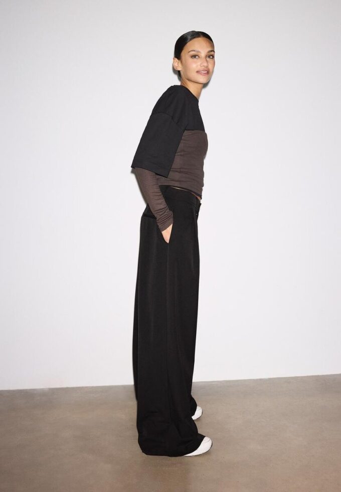 Pantaloni sartoriali Wide Leg con pinces Pantaloni sartoriali Wide Leg con pinces