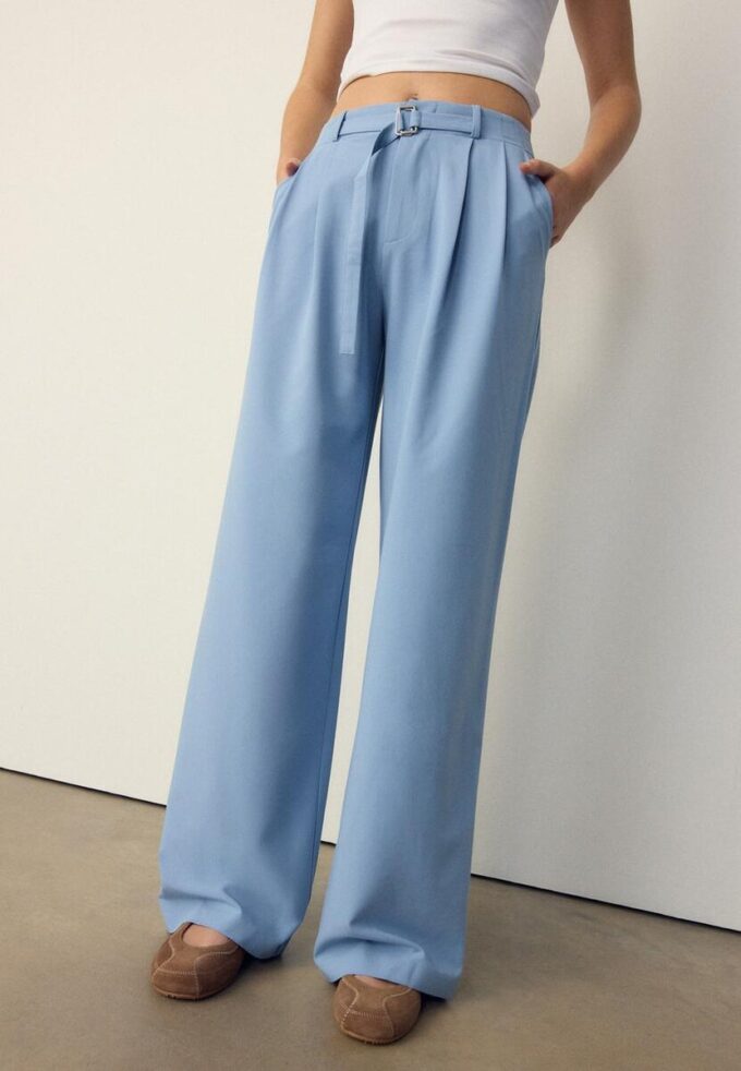 Pantaloni Wide Leg con dettaglio fibbia Pantaloni Wide Leg con dettaglio fibbia