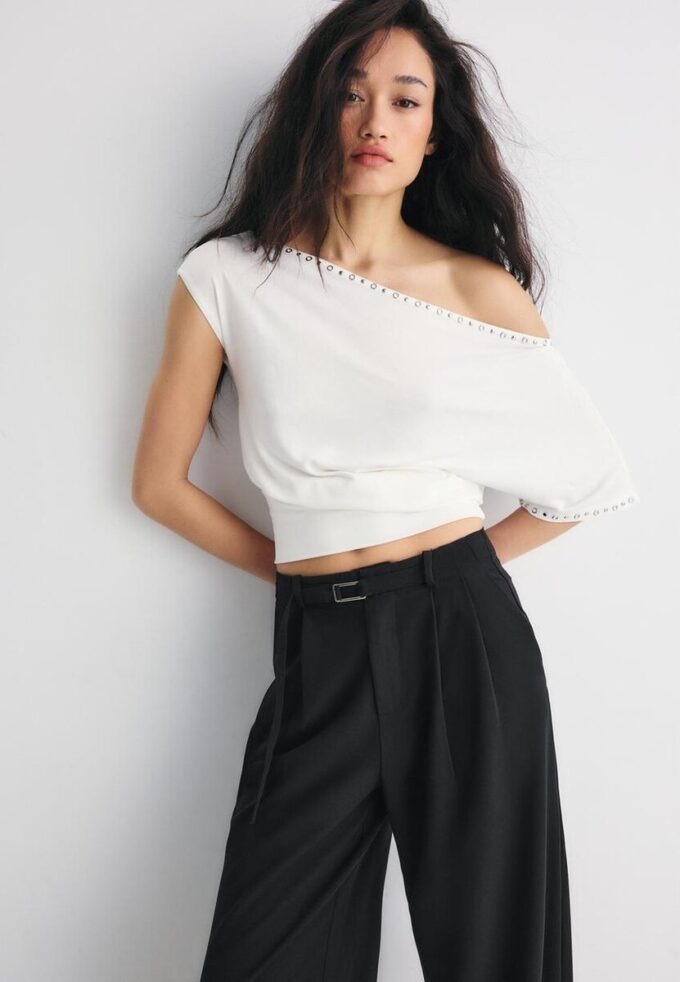 Pantaloni Wide Leg con dettaglio fibbia Pantaloni Wide Leg con dettaglio fibbia
