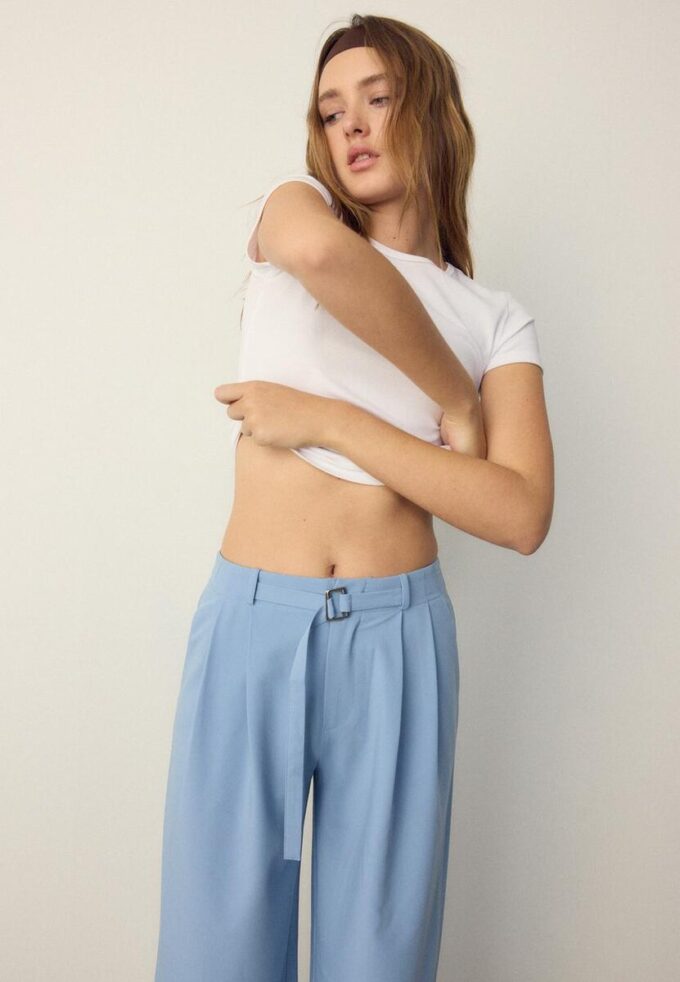 Pantaloni Wide Leg con dettaglio fibbia Pantaloni Wide Leg con dettaglio fibbia