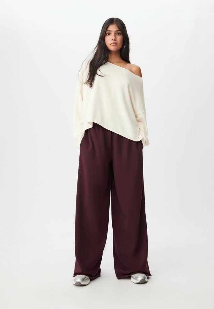 Pantaloni Wide Leg in tessuto felpato con bordino Pantaloni Wide Leg in tessuto felpato con bordino