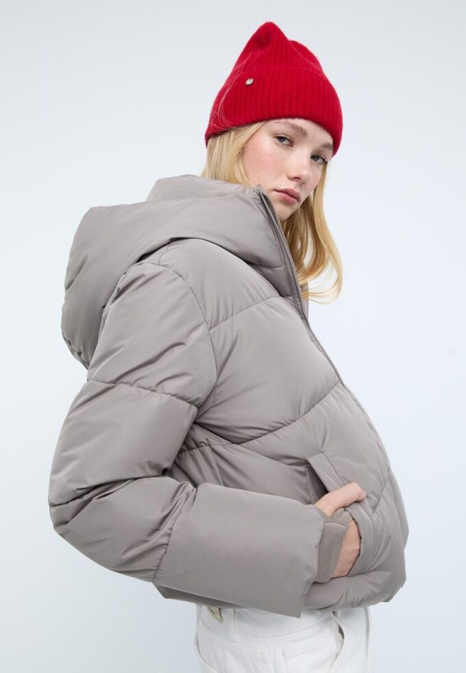 Piumino basic con cappuccio