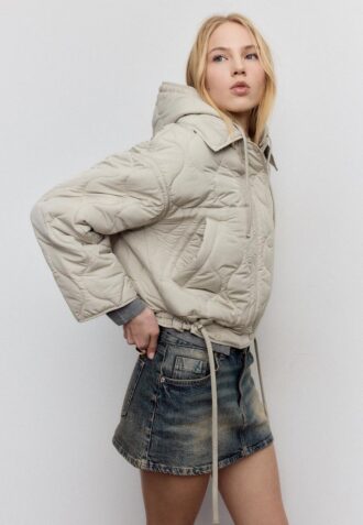 Piumino con cappuccio