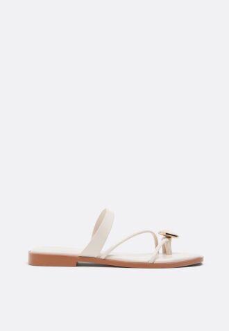 Sandali bassi con dettagli in pietra Sandali bassi con dettagli in pietra