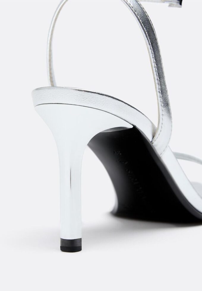 Sandali con tacco effetto metallico