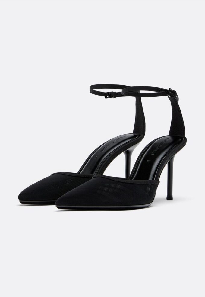 Scarpe col tacco alto in rete