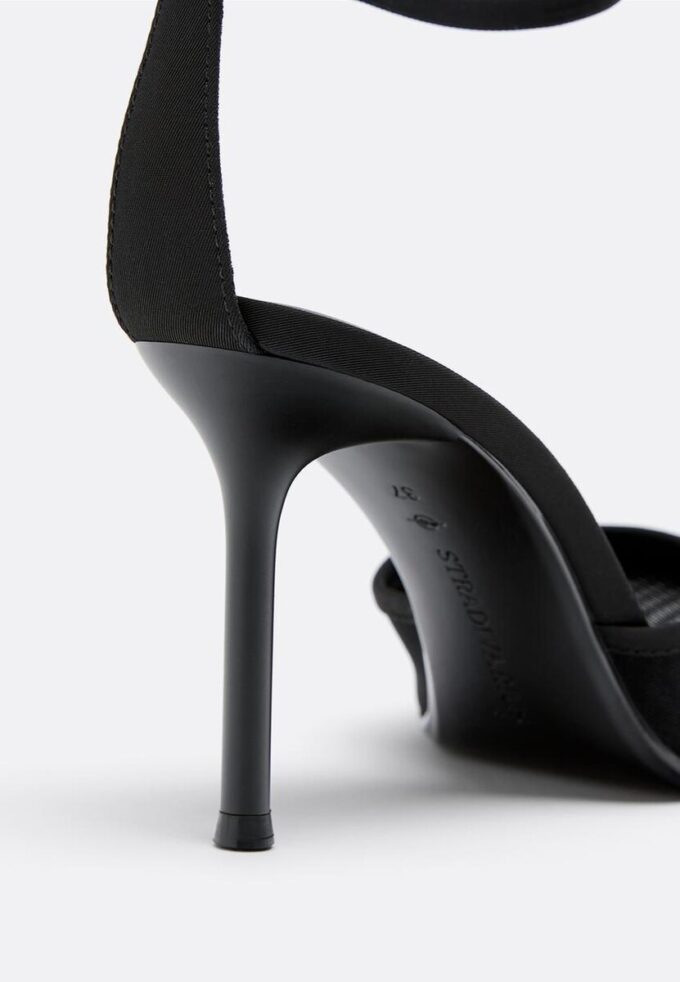 Scarpe col tacco alto in rete