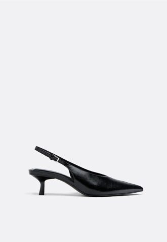 Scarpe col tacco basso e scollo a V