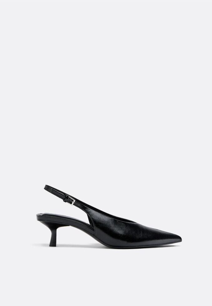 Scarpe col tacco basso e scollo a V