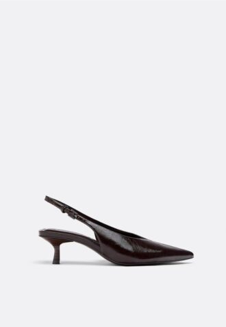 Scarpe col tacco basso e scollo a V