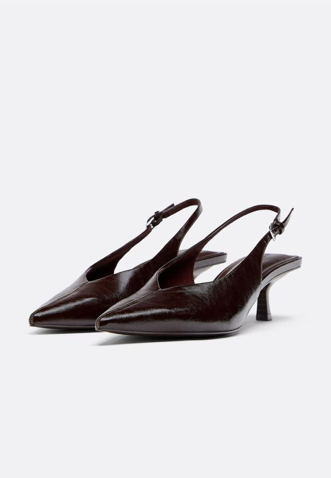 Scarpe col tacco basso e scollo a V