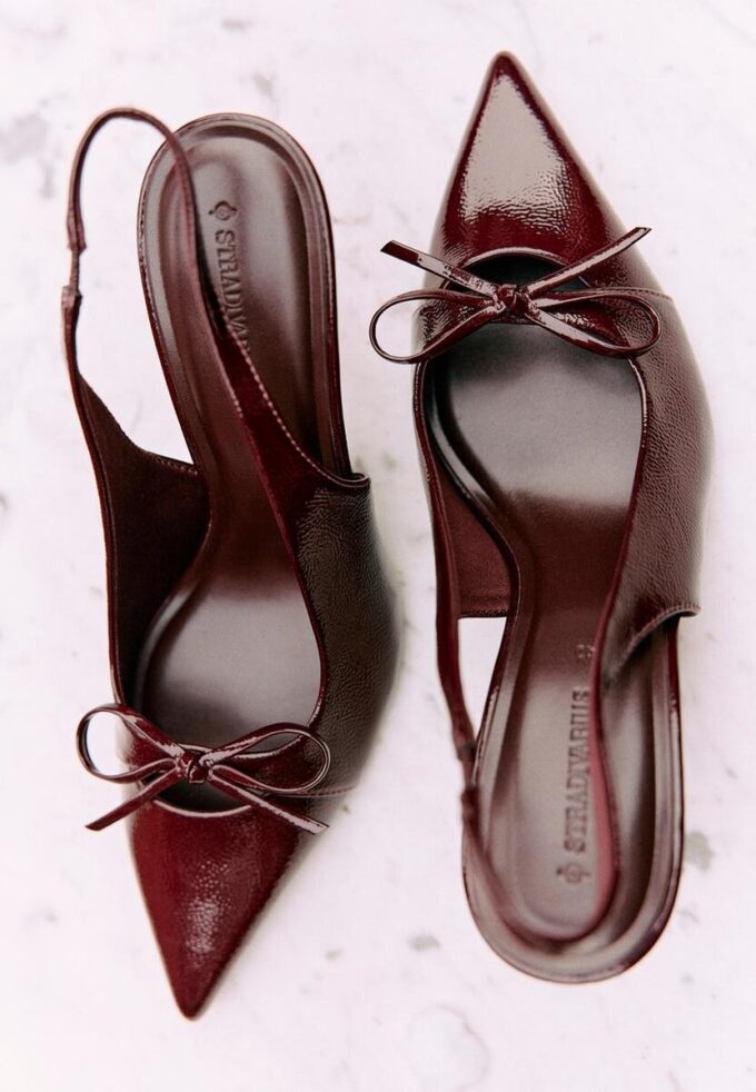 Scarpe col tacco e fiocco Scarpe col tacco e fiocco