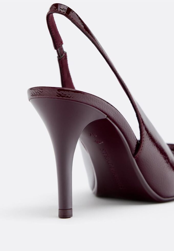 Scarpe col tacco e fiocco Scarpe col tacco e fiocco