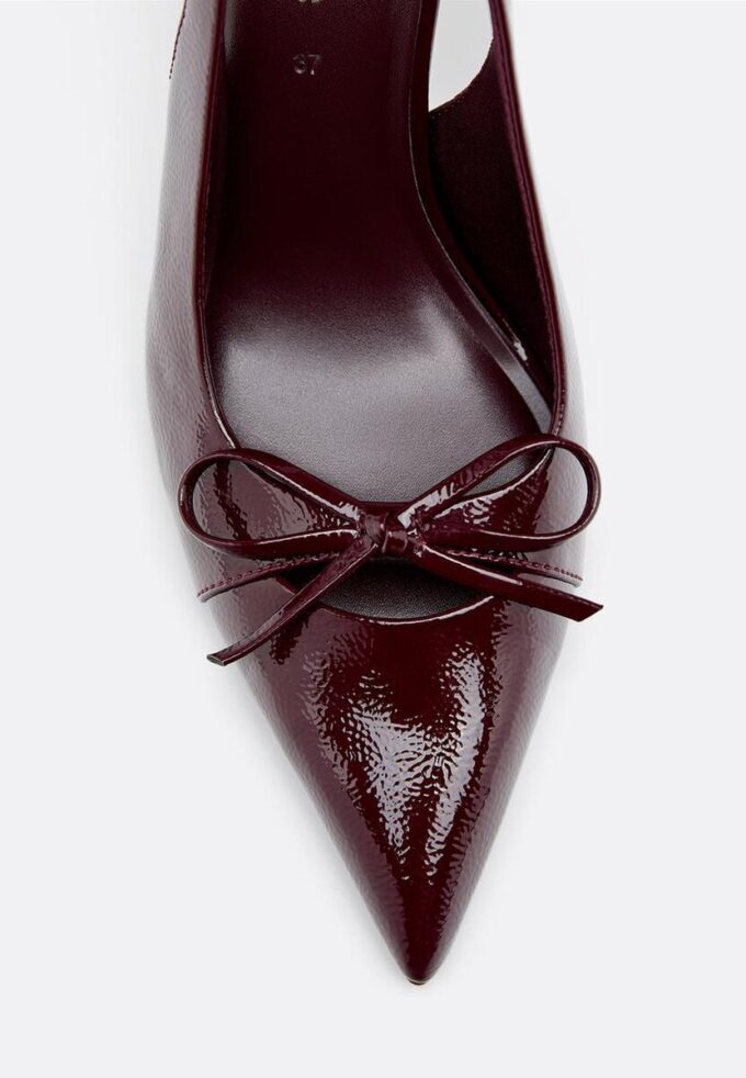 Scarpe col tacco e fiocco Scarpe col tacco e fiocco