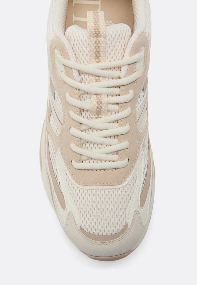 Scarpe da ginnastica con dettaglio